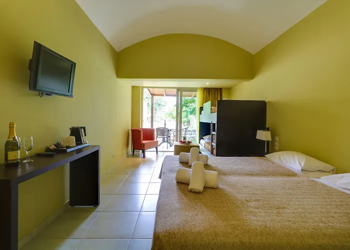 Olympian Bay Grand Leptokaryá