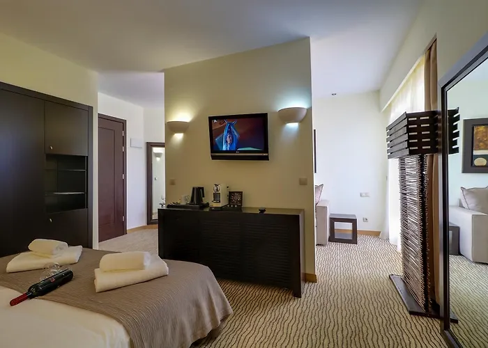 Olympian Bay Grand Λεπτοκαρυά